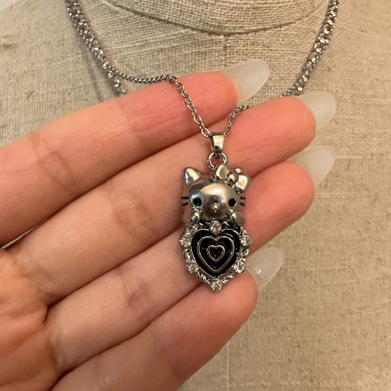 Collier de fleurs en forme de chat avec un joli diamant KI681