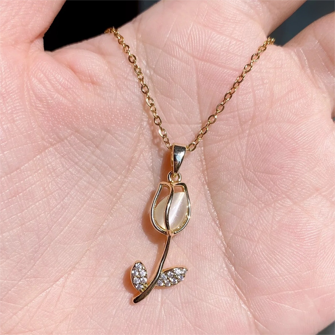 Elegant Rhinestone Crystal Tulip Pendant Necklace