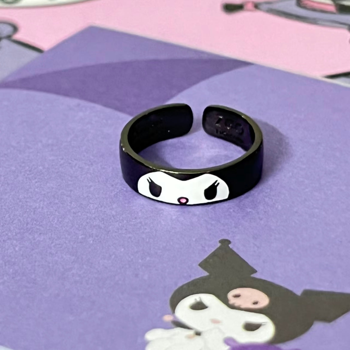Bague assortie en émail chic avec motif sculpté Kuro Baku