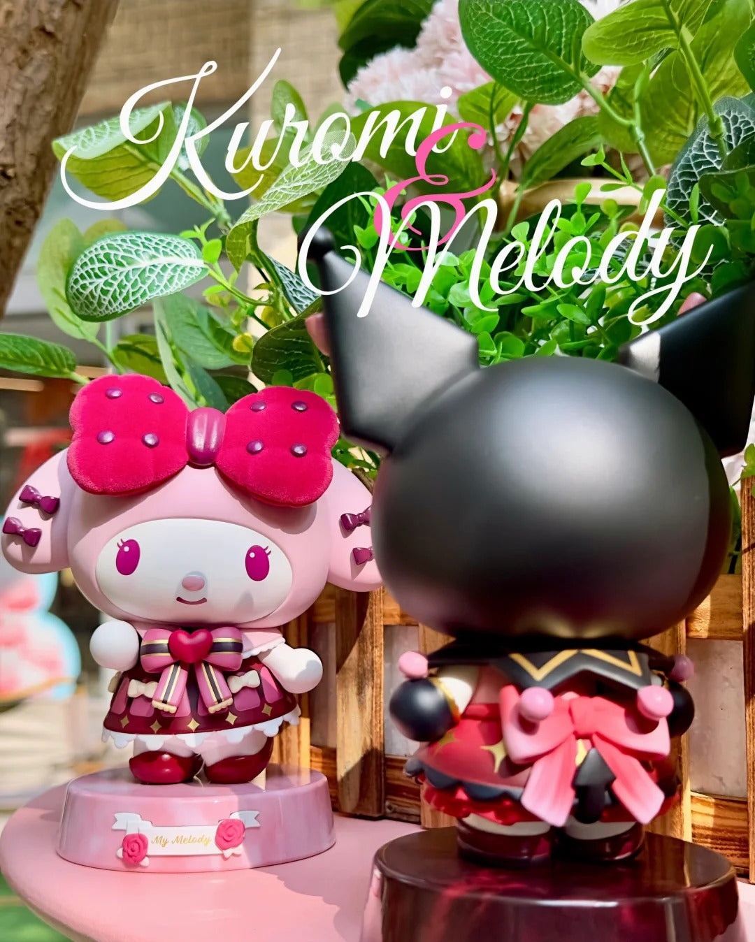 Melo and Kuro Dancer Figure