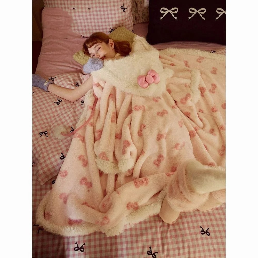 Flauschiges Winternachthemd mit rosa Schleife und Kätzchenmotiv
