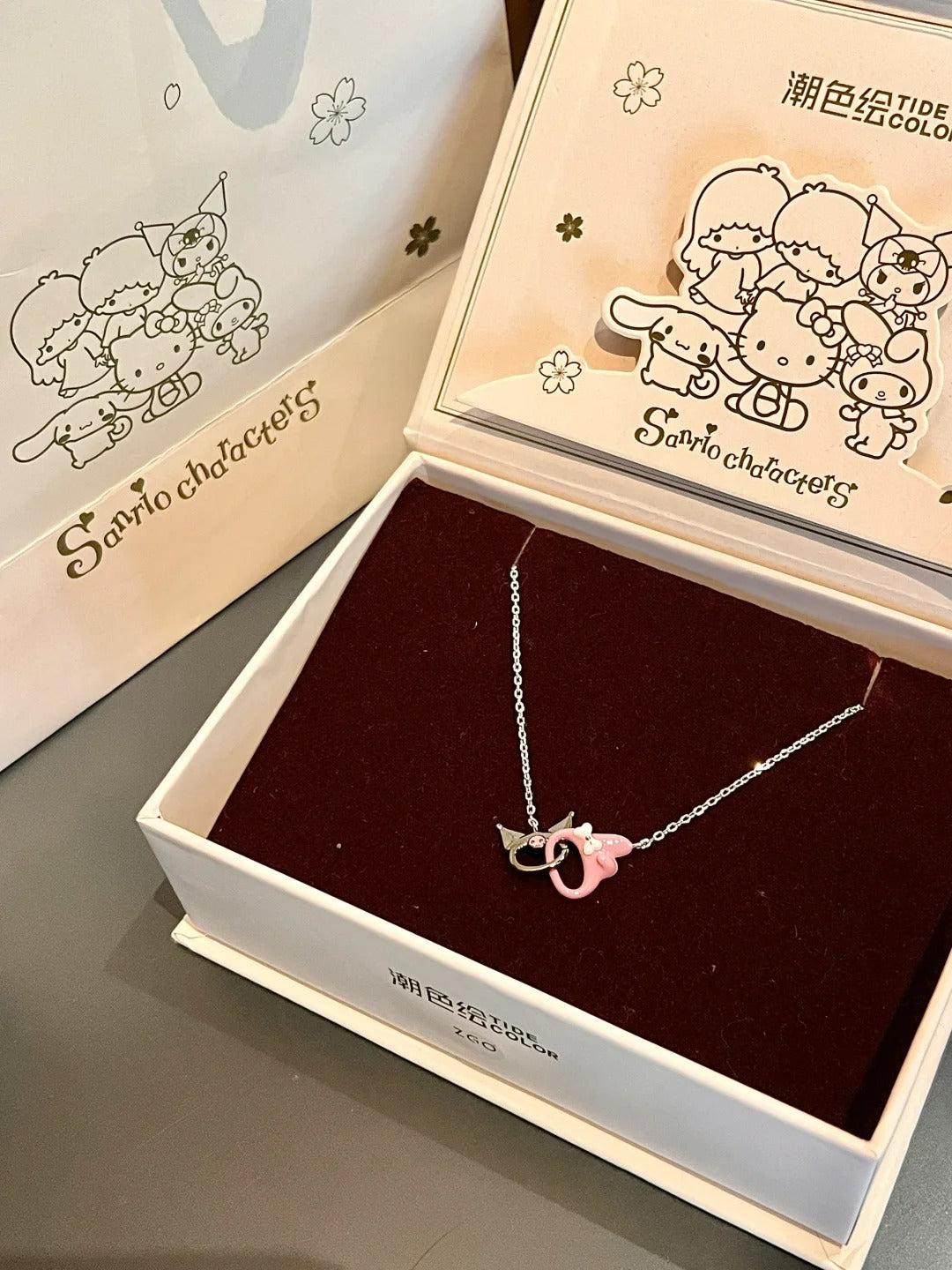 Collier à double emboîtement Kuro et Melo