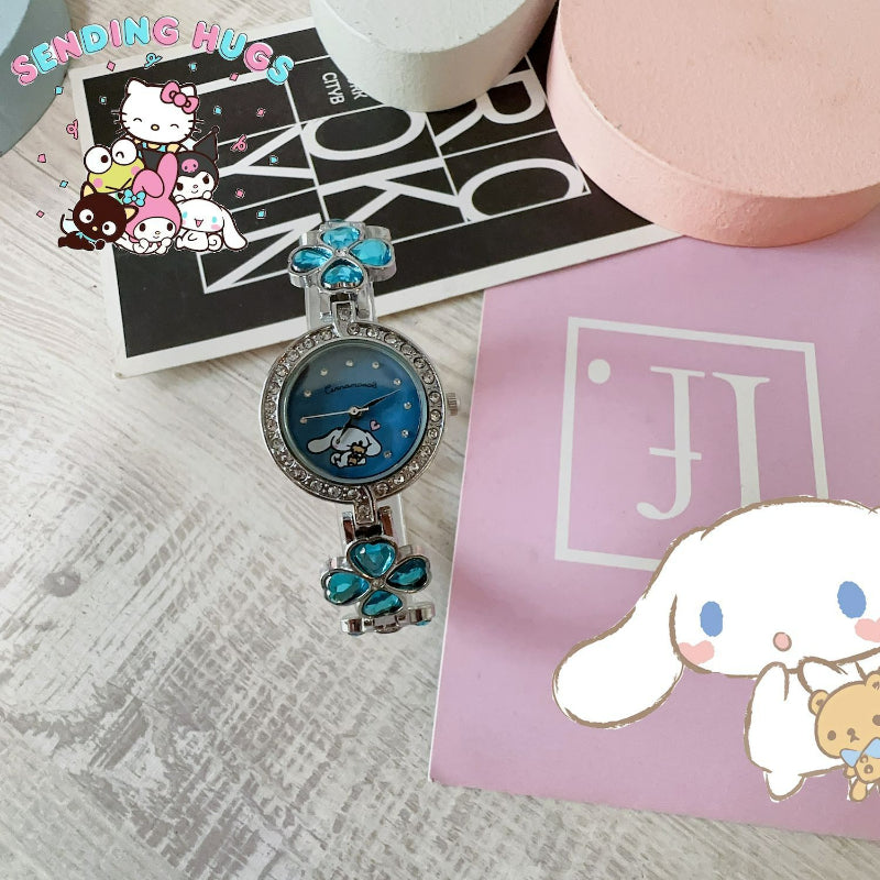 Montre-bracelet à diamants avec trèfle à quatre feuilles de dessin animé KI680