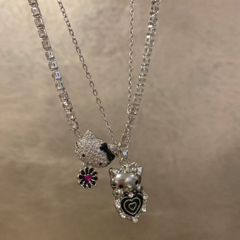 Collier de fleurs en forme de chat avec un joli diamant KI681