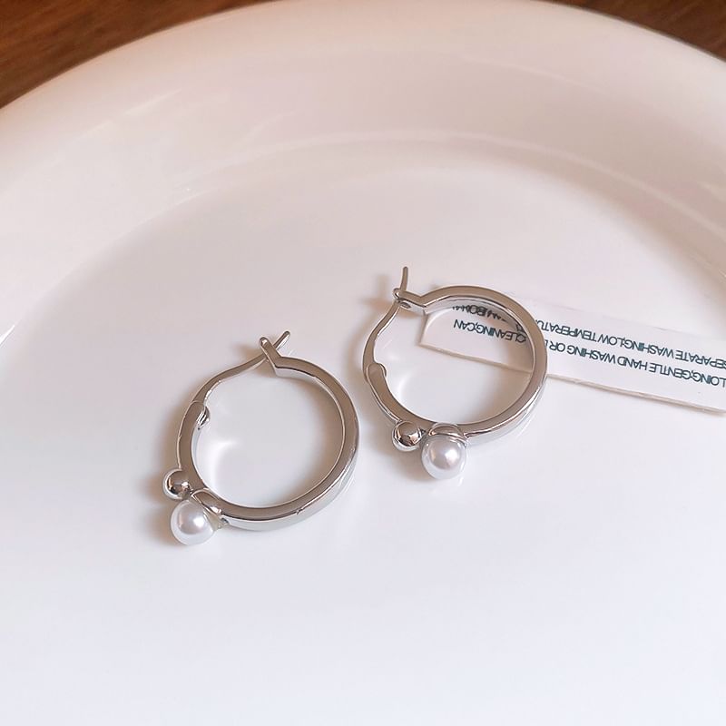 Pearl Earring Faux Hoop
