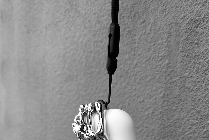 Skeleton Hands AirPods / Pro Earphone Case Skin