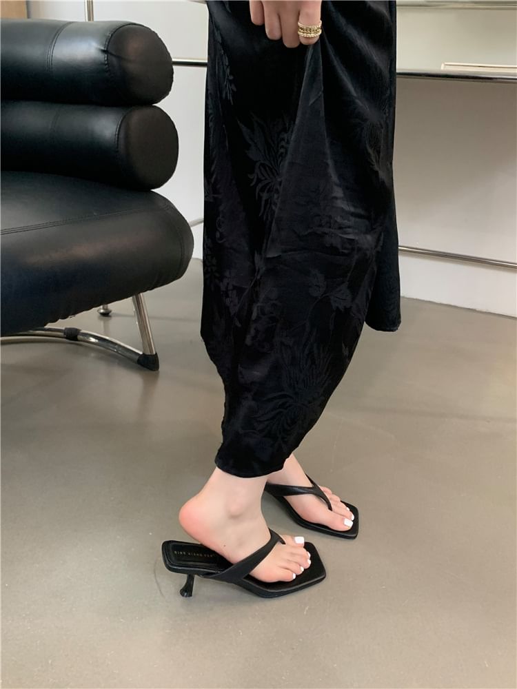 Kitten Flip-Flops Square Heel Toe