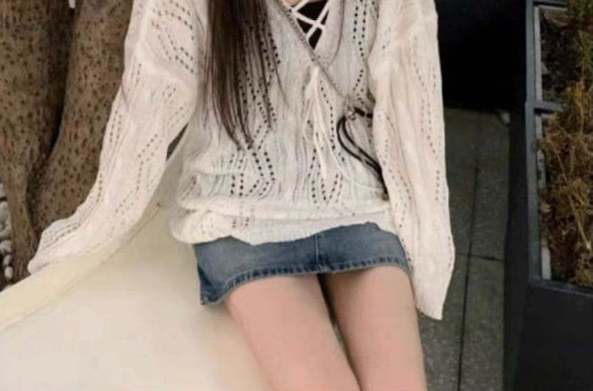 Long Sleeve V-Neck Lace-Up Knit Top