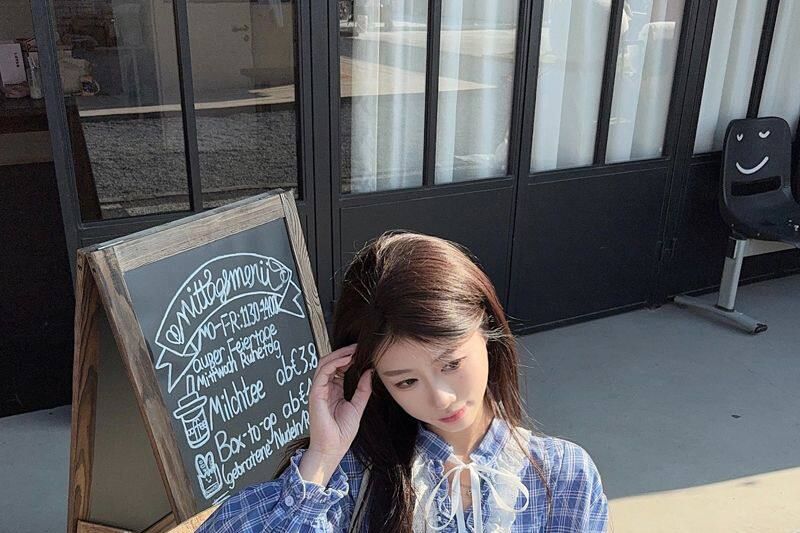 Stand Collar Plaid Lace Frill Tie Front Blouse