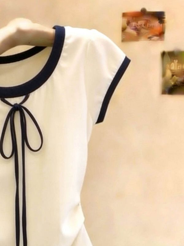 Round Neck Bow Detail Short-Sleeve Tee