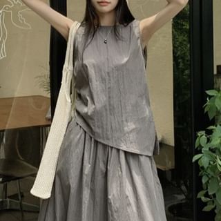 Round Neck Sleeveless Tee with Maxi A-Line Skirt