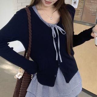 Sleeveless Crew Neck Plaid Blouse / Crew Neck Plain Cardigan
