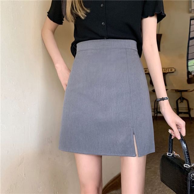 Classic Solid A-Line Mini Skirt with High Waist