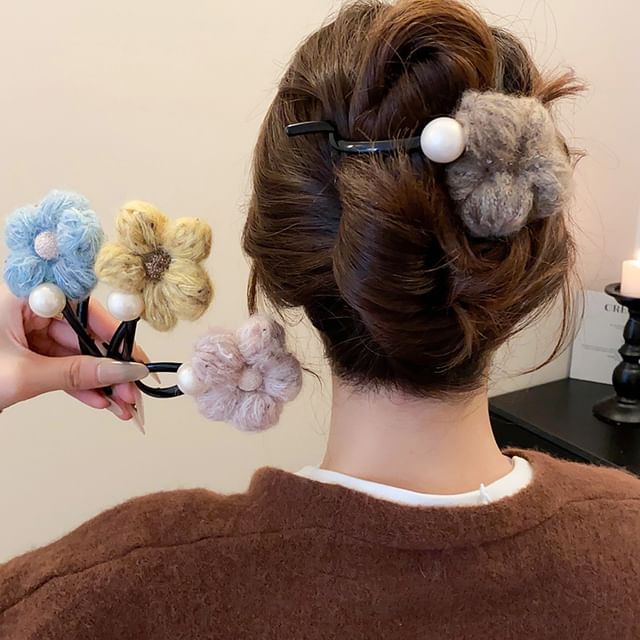 Hair Faux Flower Pearl Clip