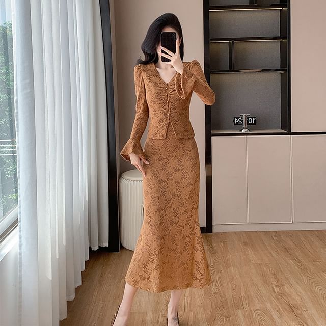 Elegant V-Neck Lace Ensemble with Fitted Midi Skirt