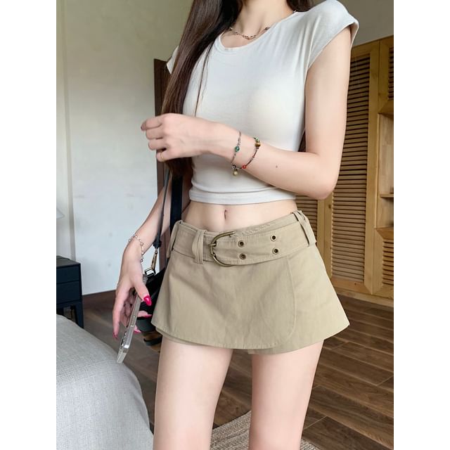 Low Waist Belt Accent Plain A-Line Mini Skirt
