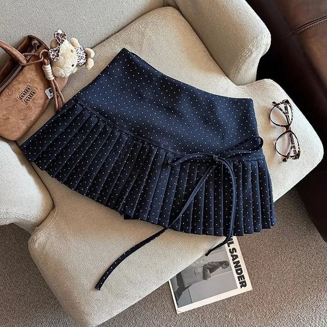 Dotted Mini Pleated Skirt with Low Waist