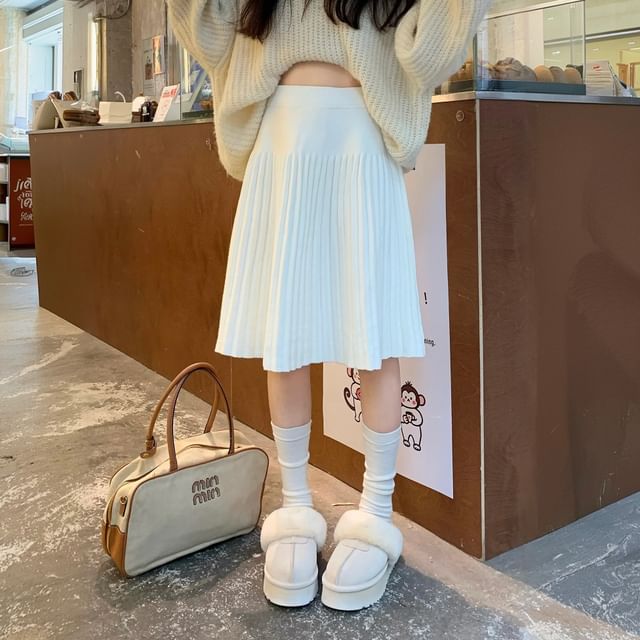 Pleated Solid Skirt High Waist