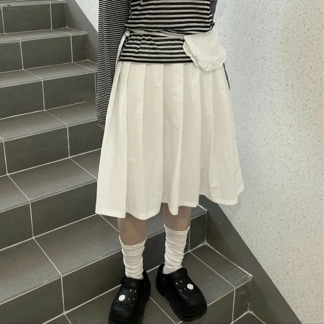 Set: High-Waisted Pleated Midi A-Line Skirt with Pouch