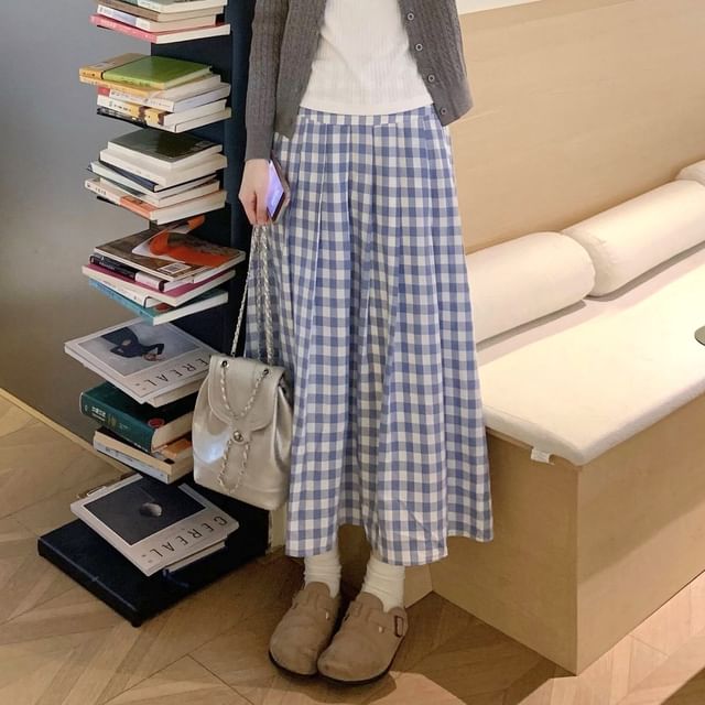 Round Neck Plain Cable Knit Cardigan / Mid Rise Plaid Maxi A-Line Skirt