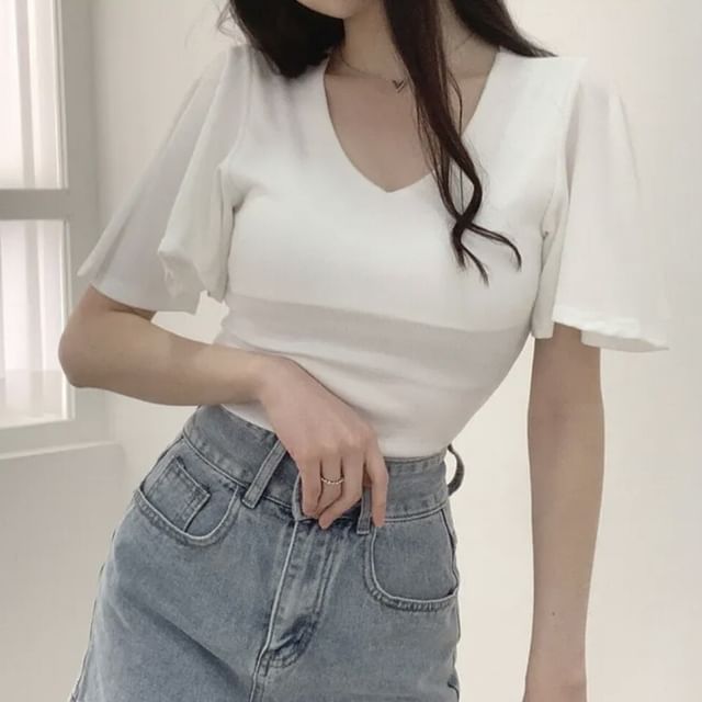 Cropped V-Neck Tee with Sleeveless Style