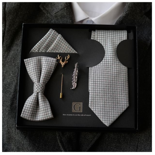Plaid Bowtie / Tie / Handkerchief / Set