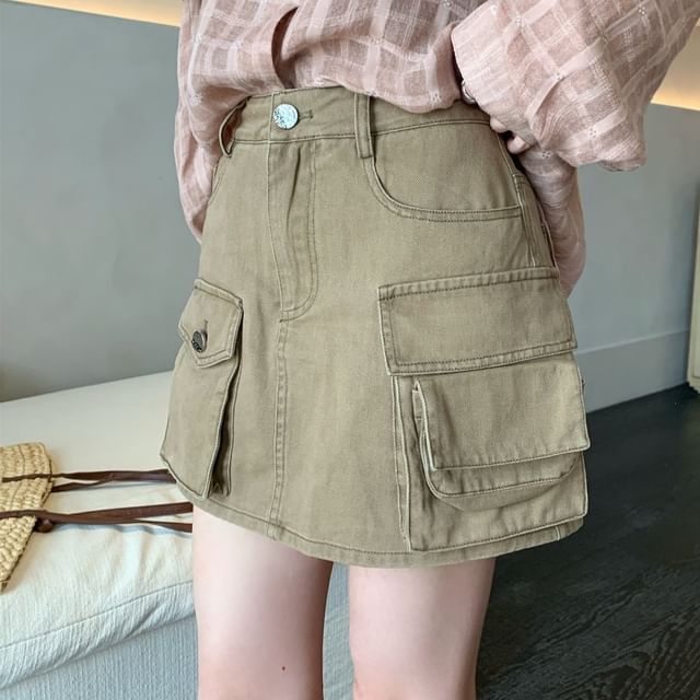 Plaid Button-Up Shirt / Mid Rise Washed Mini A-Line Cargo Skirt