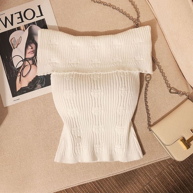 Slim Knit Crop Top with Ribbed Texture and Off-Shoulder Style
