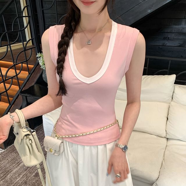 V-Neck Slim Fit Crop Tank