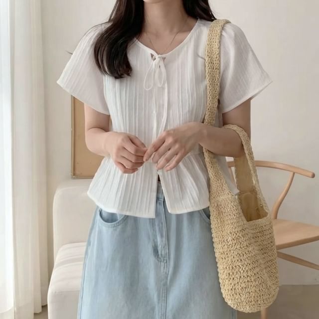 Bow-Accented Short-Sleeved Plain Blouse