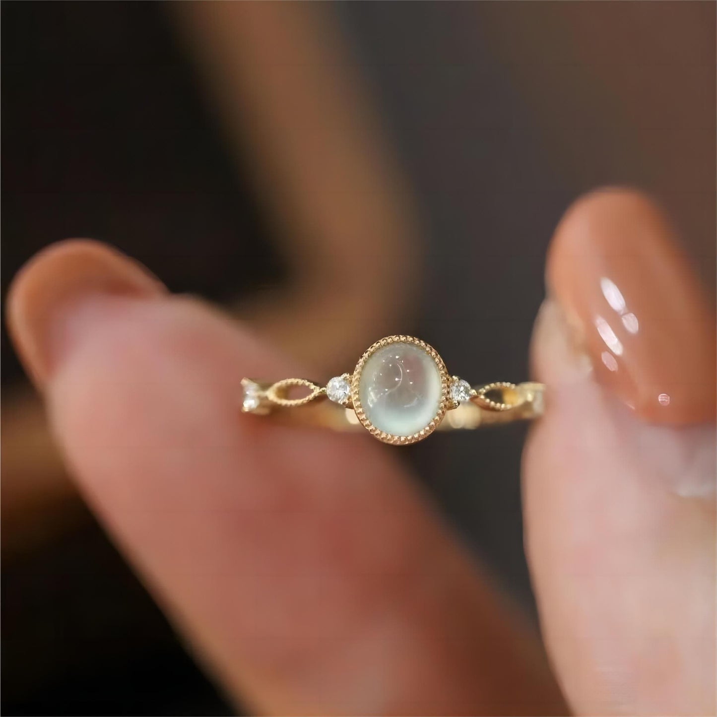Charmante bague en opale de style baroque