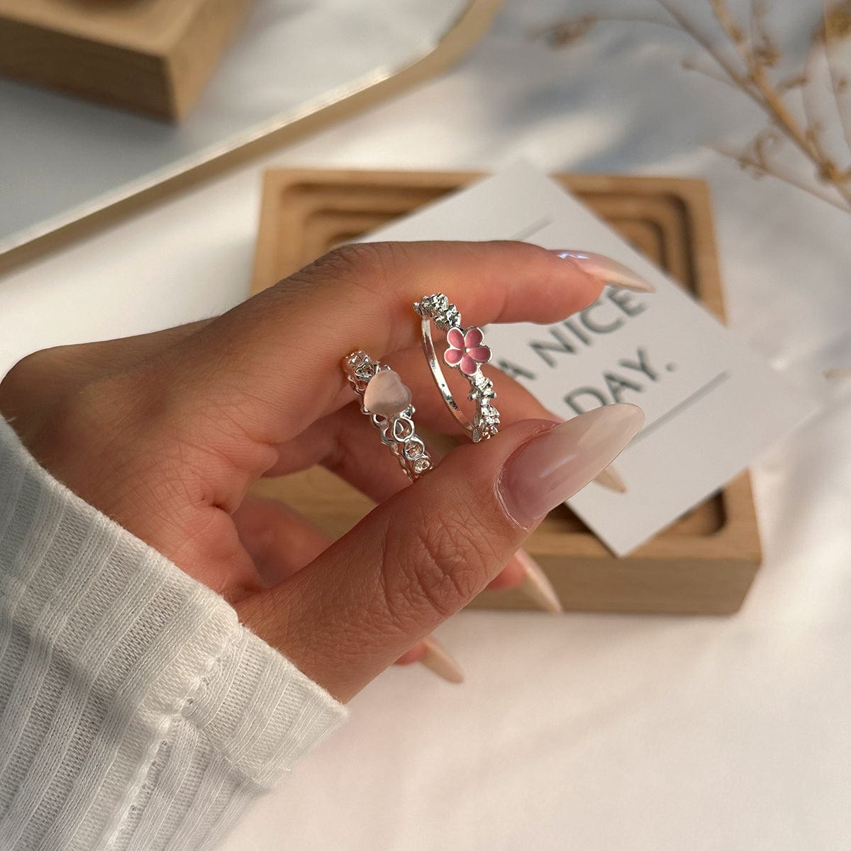 Chic Flower Opal Heart Ring Set