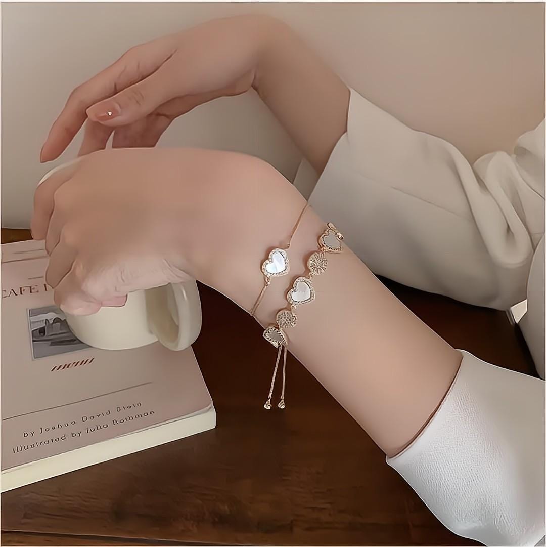Bracelet coeur en nacre naturelle et or