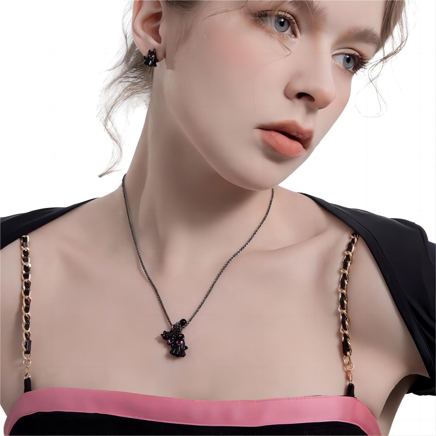 Collier Kawaii Petit Fantôme Noir et Blanc