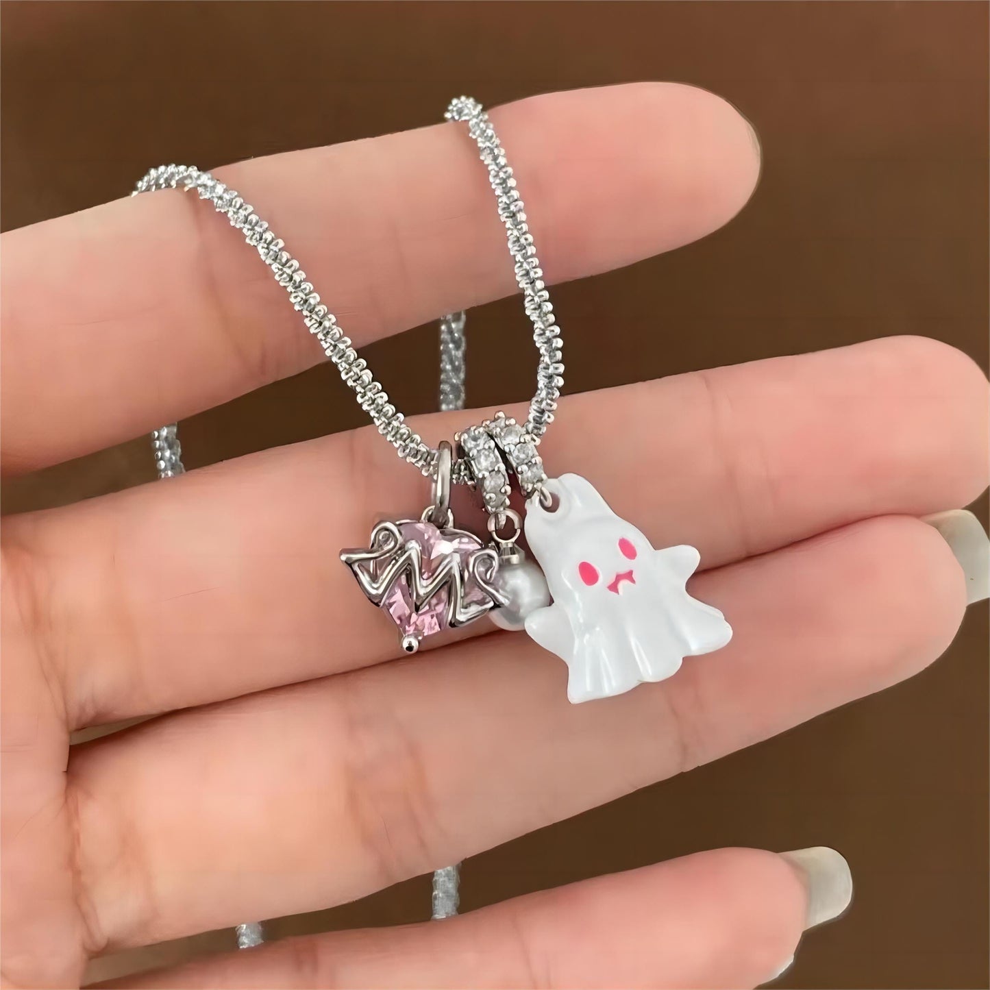 Collier Kawaii Petit Fantôme Noir et Blanc