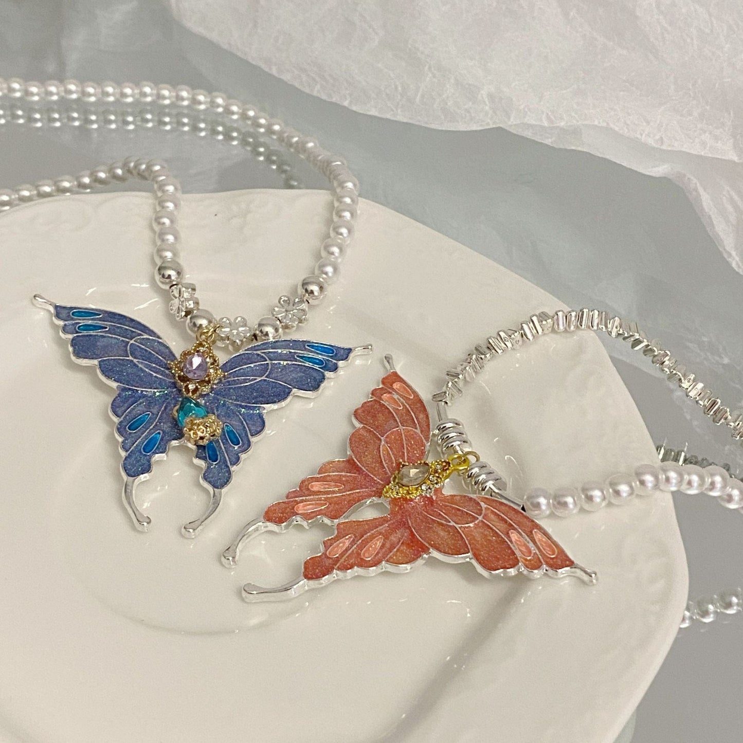 Collier chaîne de perles papillon coloré chic