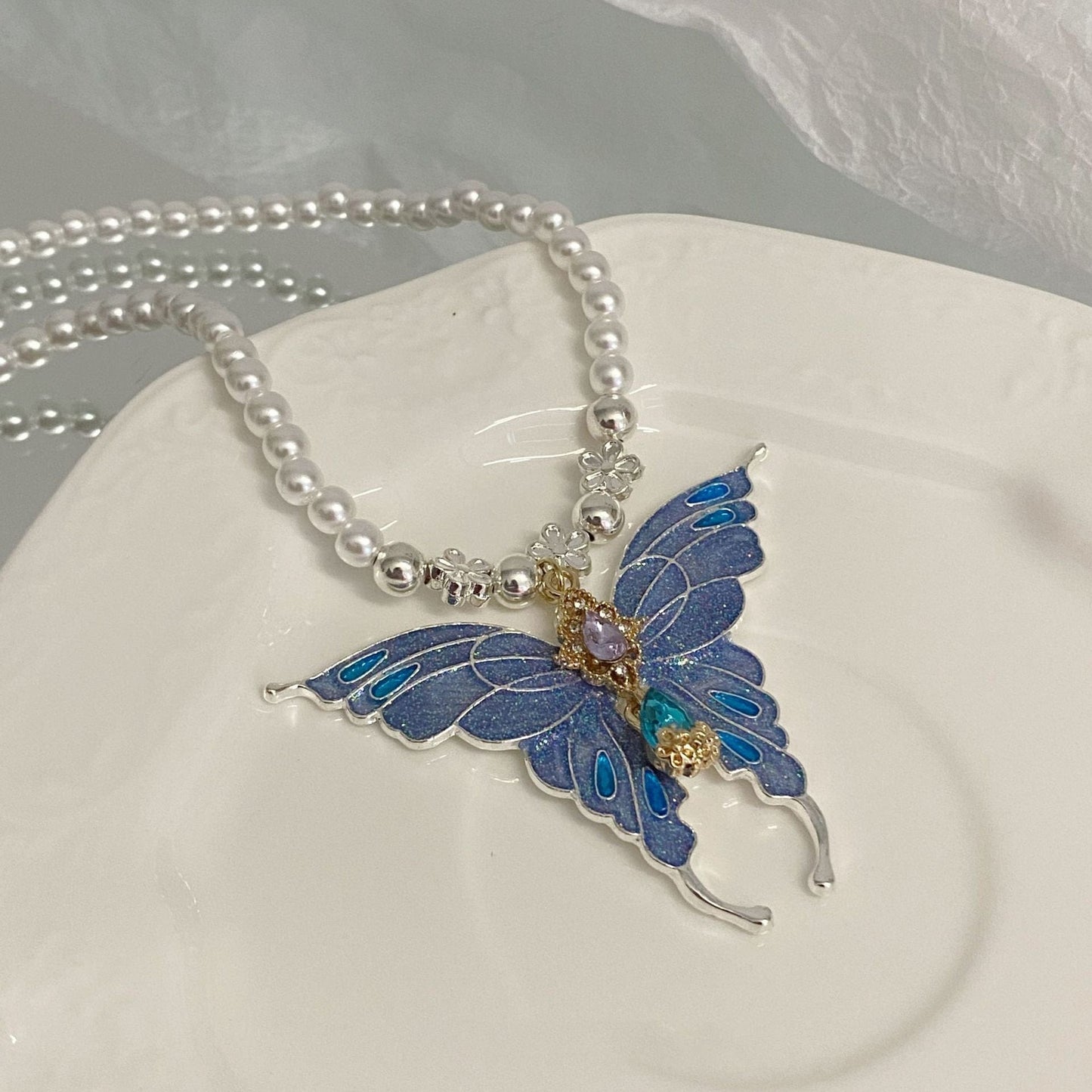 Collier chaîne de perles papillon coloré chic