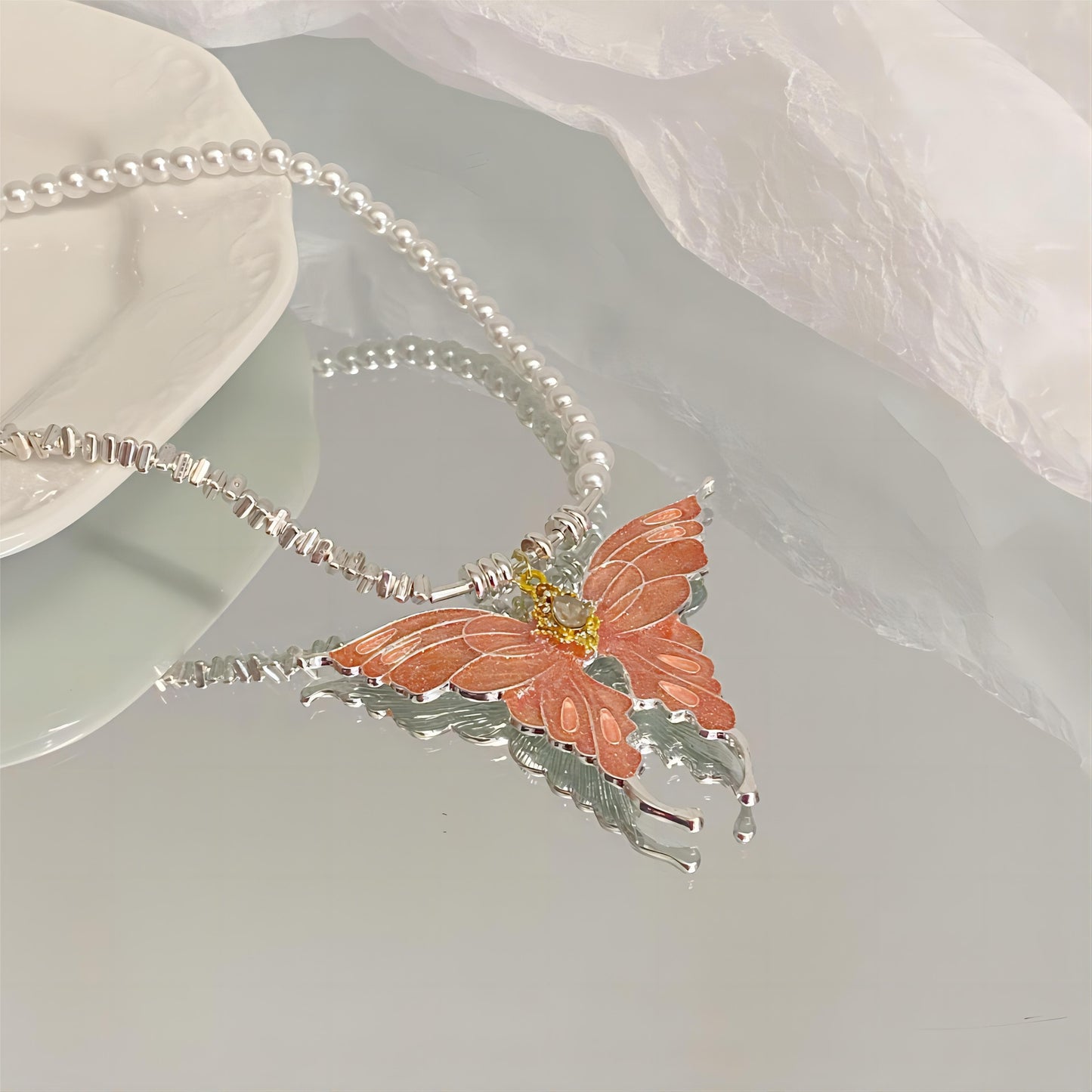 Collier chaîne de perles papillon coloré chic