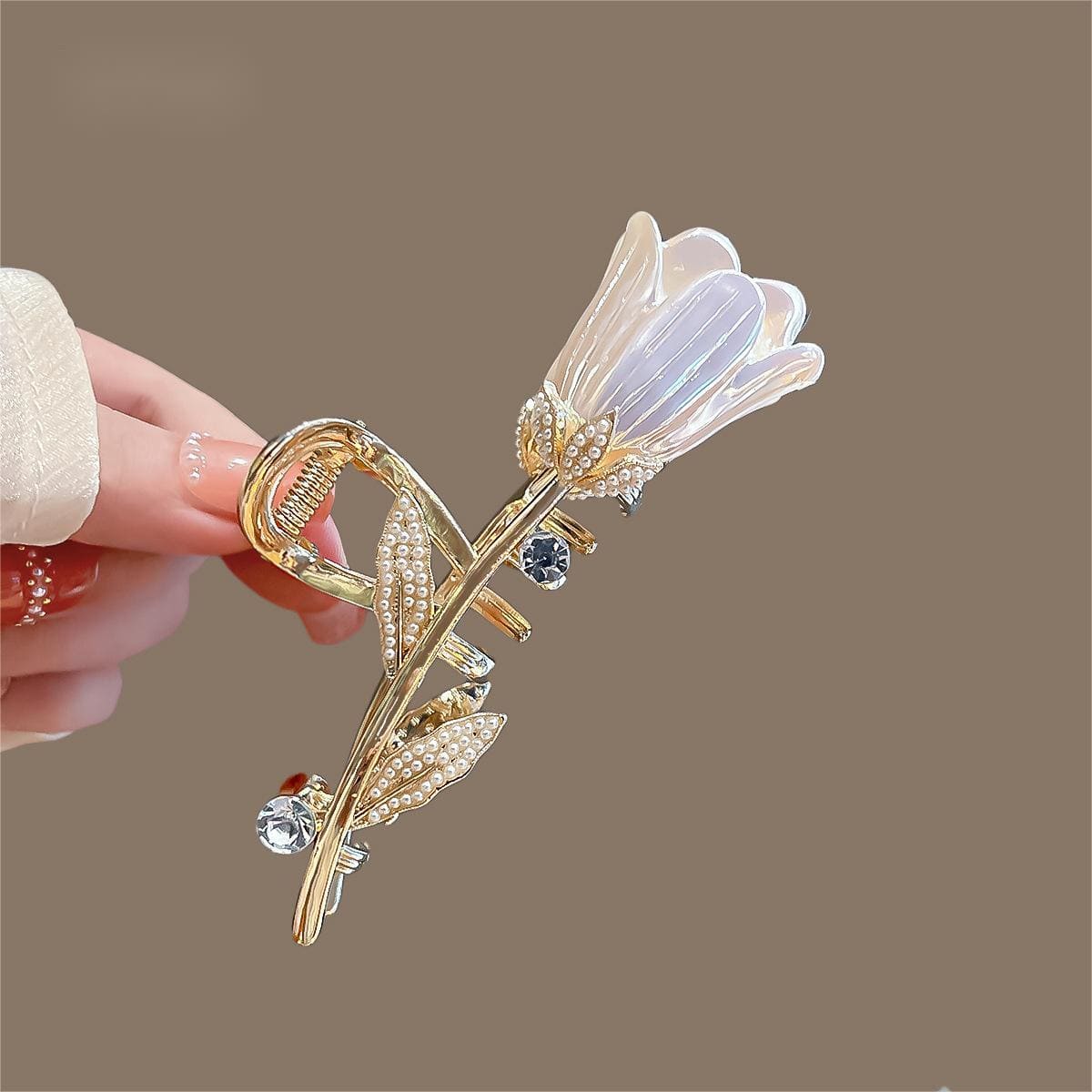 Haarspange mit Tulpen-Chignon-Klauenclip und Perleneinlage