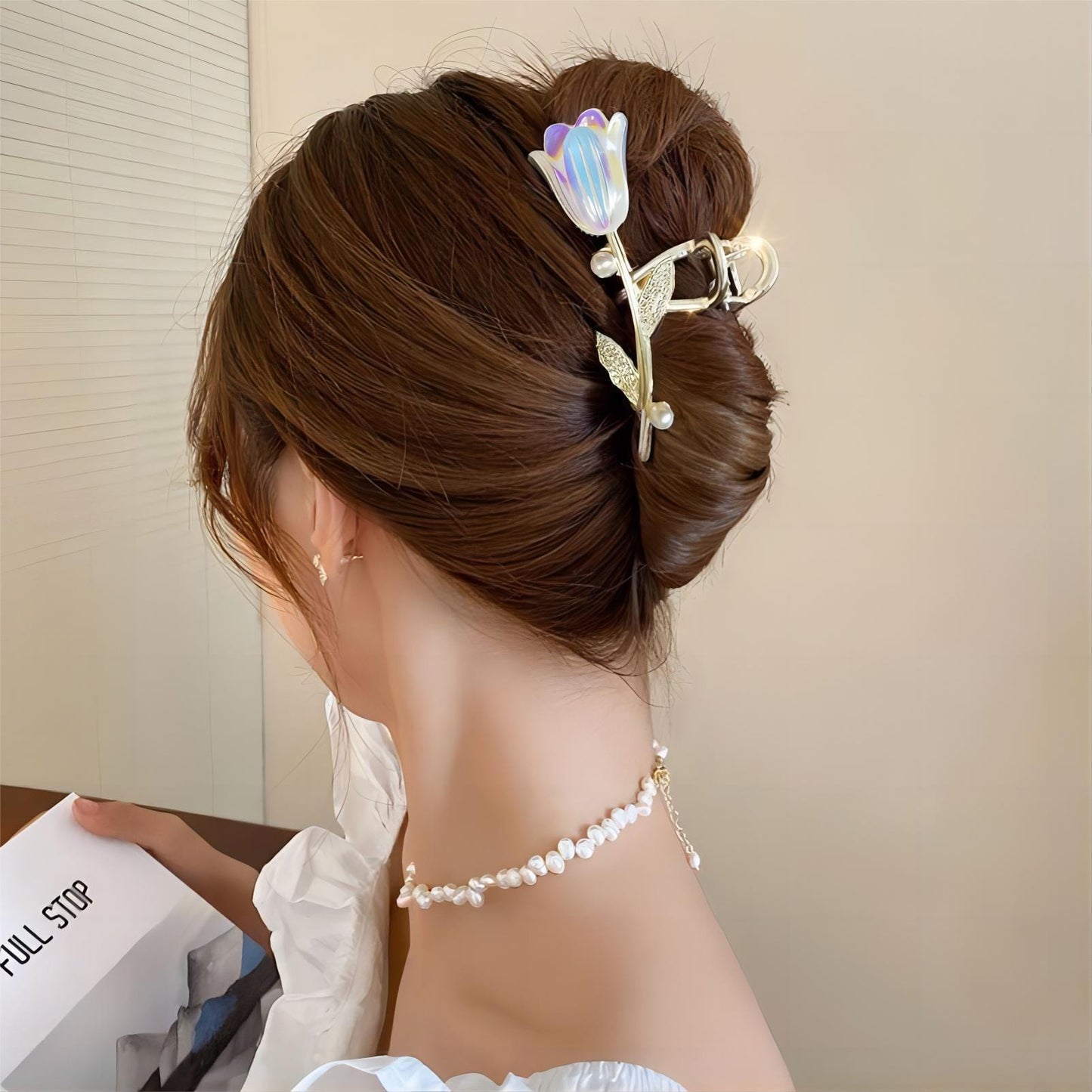 Haarspange mit Tulpen-Chignon-Klauenclip und Perleneinlage
