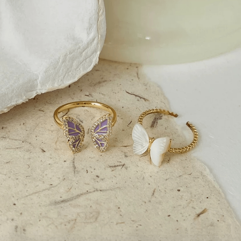Schicker offener Ring mit Schmetterlingsfritillaria