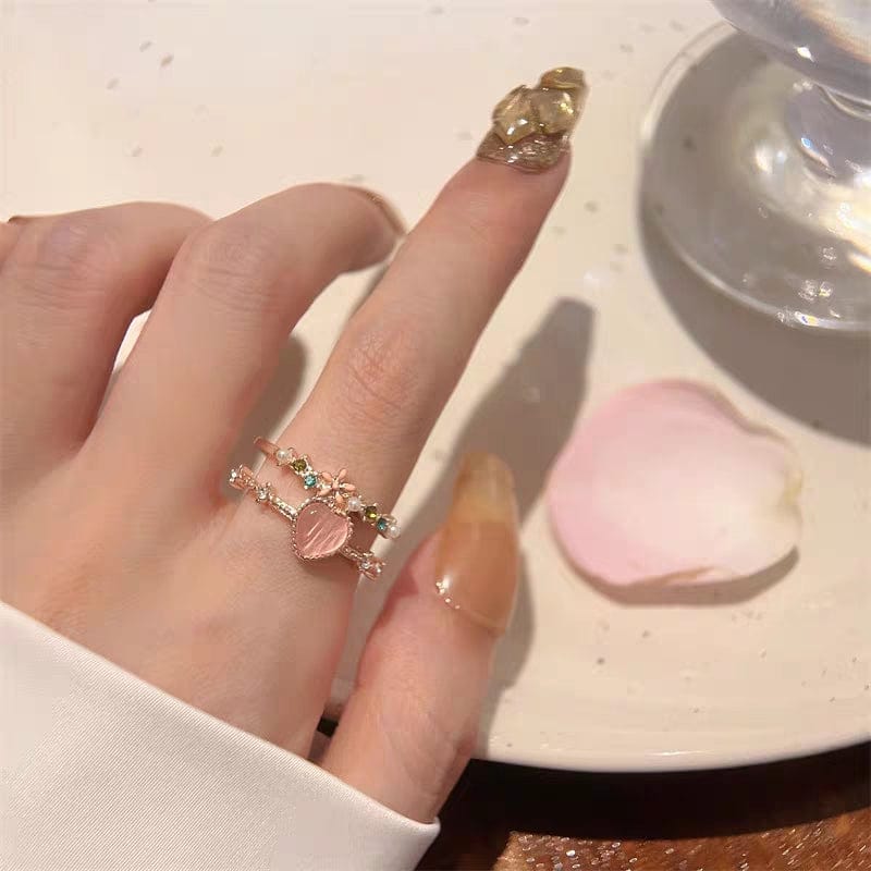 Bague coeur en opale avec un motif floral charmant et doux