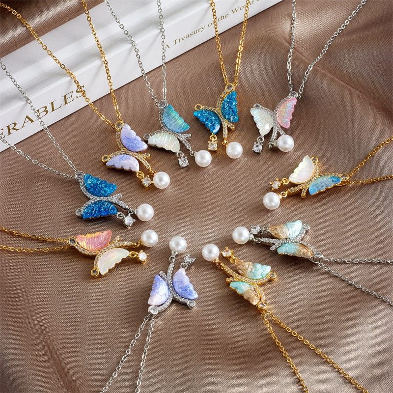 Gradient Butterfly Pearl Necklace