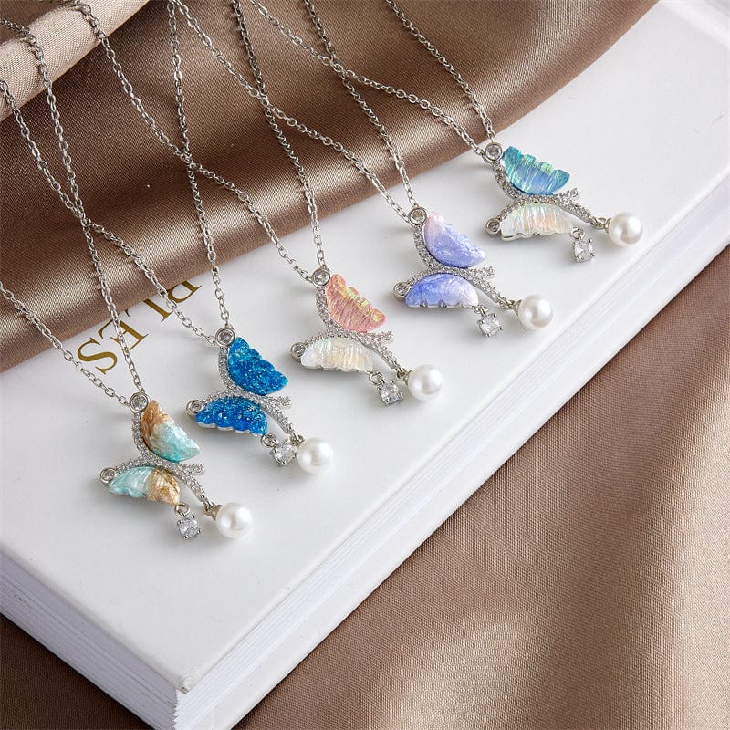 Gradient Butterfly Pearl Necklace