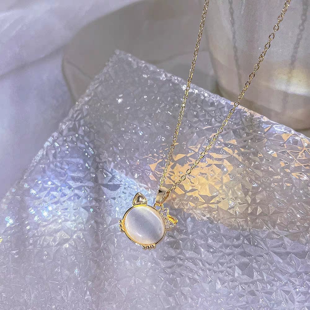 Elegant Labradorite Kitty Pendant Necklace