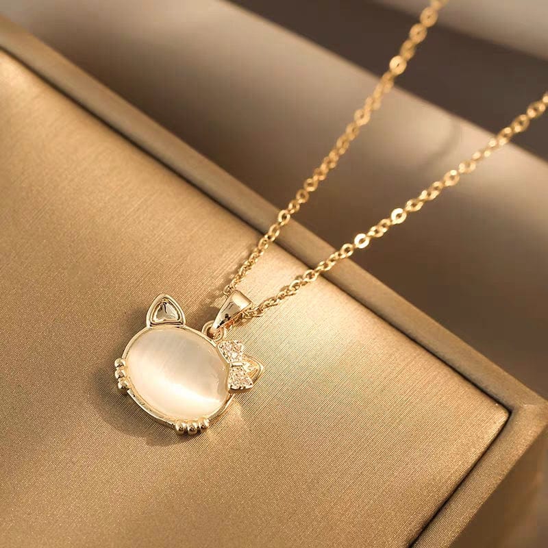 Elegant Labradorite Kitty Pendant Necklace