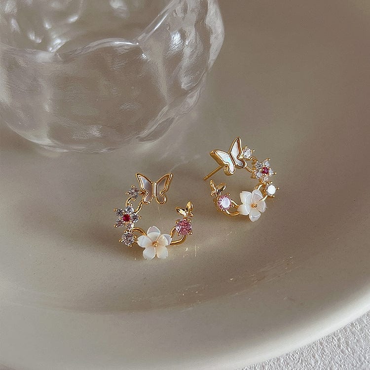 Boucles d'oreilles charmantes en forme de papillon et de coquillage