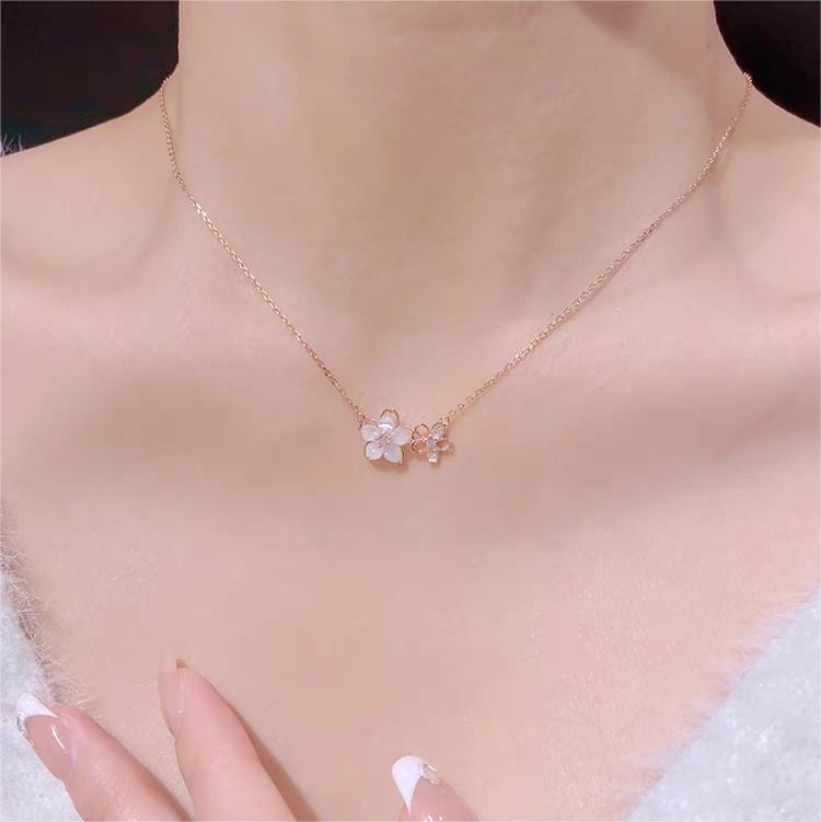 Collier Charmant Duo de Perles et de Fleurs de Cerisier