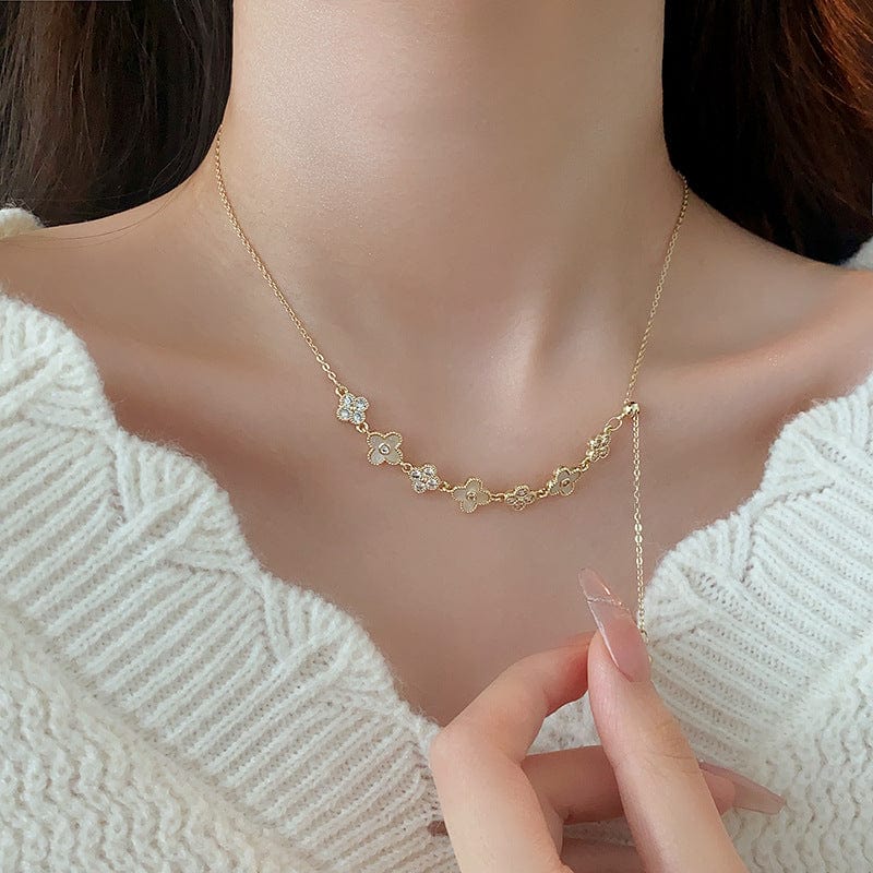 Charmant collier floral en coquillages de perles naturelles