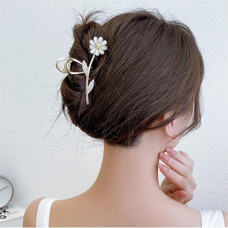 Haarspange mit Opal-Gänseblümchen-Blumen-Chignon-Klauenclip